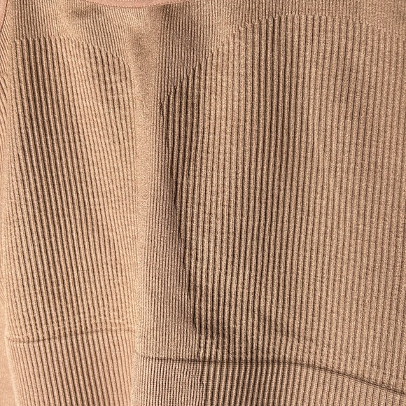 2 piece SET Ribbed tan seamless cami and bike shorts - Picture 4 of 6